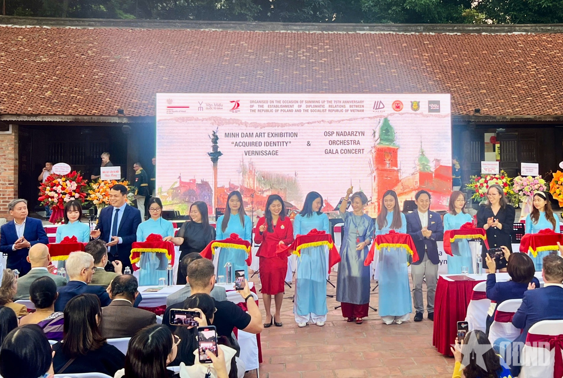 Khai mạc triển lãm “Danh tính hình thành” 